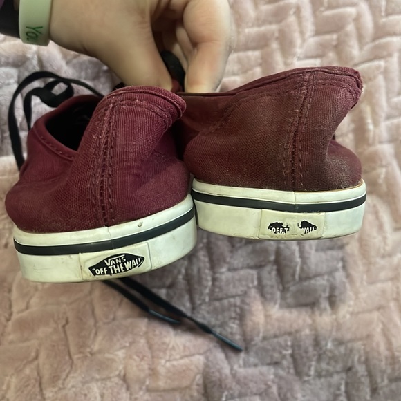 Vans - Picture 3 of 5